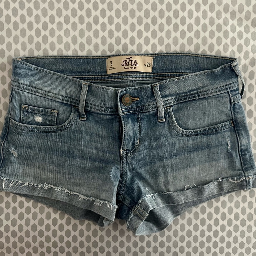 Hollister Low Rise Jean Short-Shorts